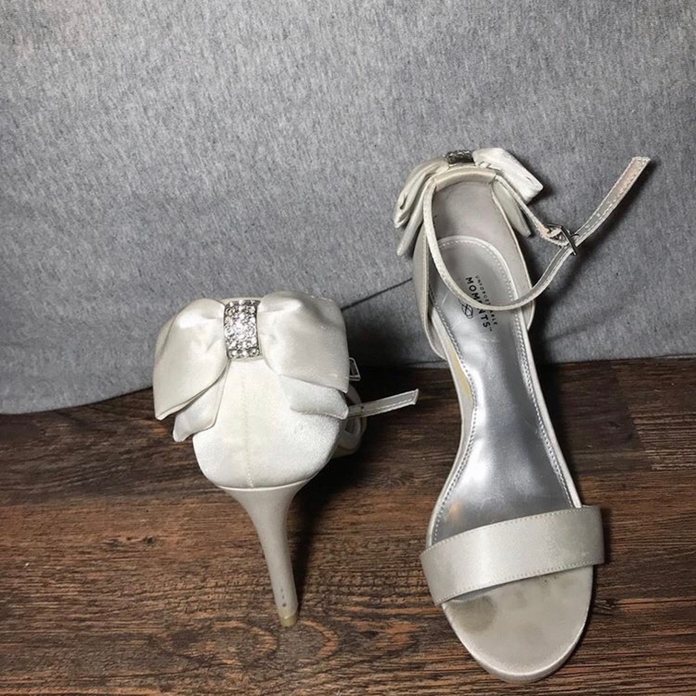 heels - Picture 3 of 6